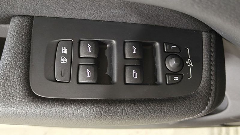 Volvo XC60 • 2020 • 49,138 km 23