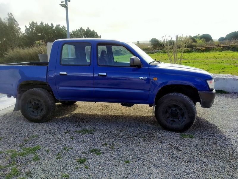 Toyota Hilux • 1998 • 80,000 km 4