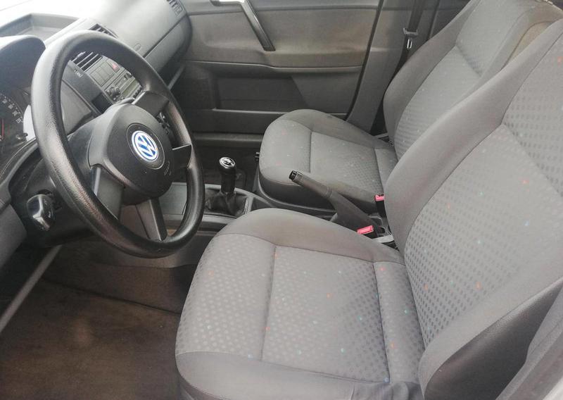 Volvo V40 • 2002 • 140,000 km 4