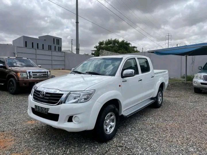 Toyota Hilux • 2021 • 27,000 km 1