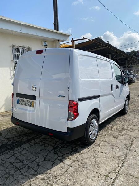 Nissan NV200 • 2011 • 144,000 km 2