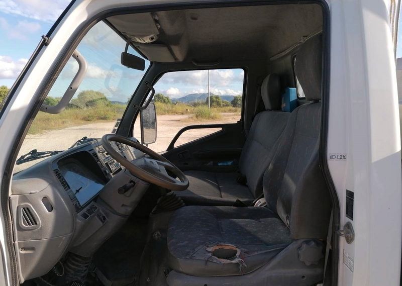 Mitsubishi Carisma • 2000 • 190,000 km 2