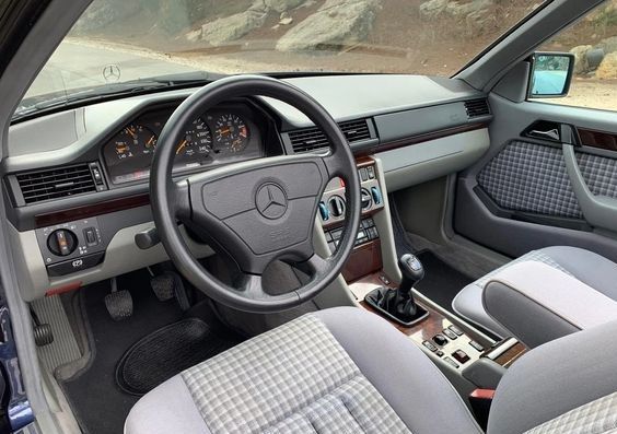 Mercedes-Benz 200 E • 1996 • 153,000 km 10