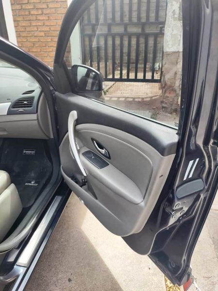 Renault Fluence • 2014 • 120,000 km 14