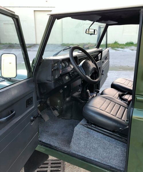 Land Rover Defender • 2016 • 65 km 2