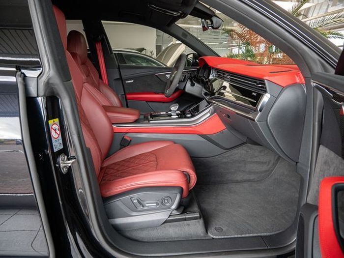 Audi SQ8 • 2021 • 88,000 km 3