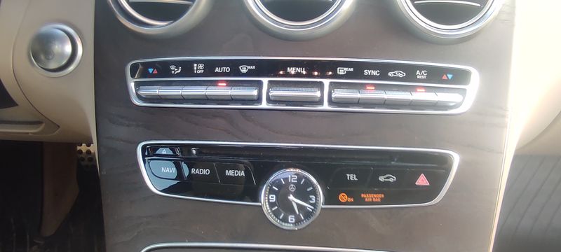 Mercedes-Benz C-Class • 2016 • 94,000 km 7