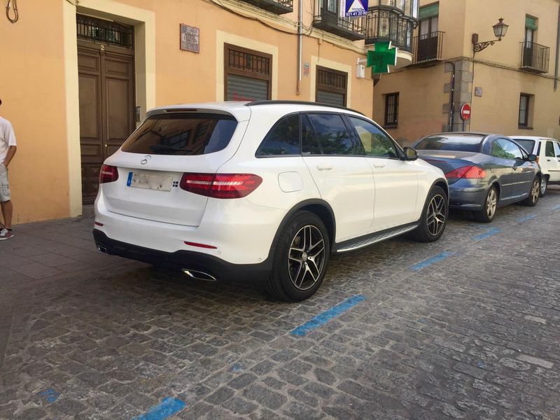 Mercedes-Benz GLC • 2015 • 157,000 km 4