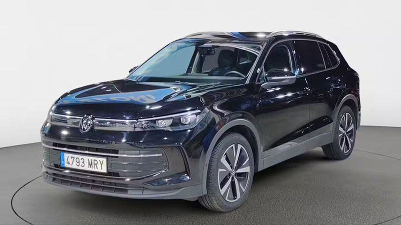 Volkswagen Tiguan • 2024 • 3,052 km 1