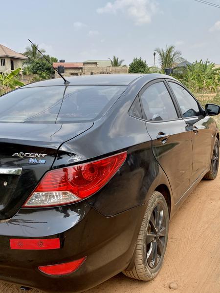 Hyundai Accent • 2011 • 94,733 km 5