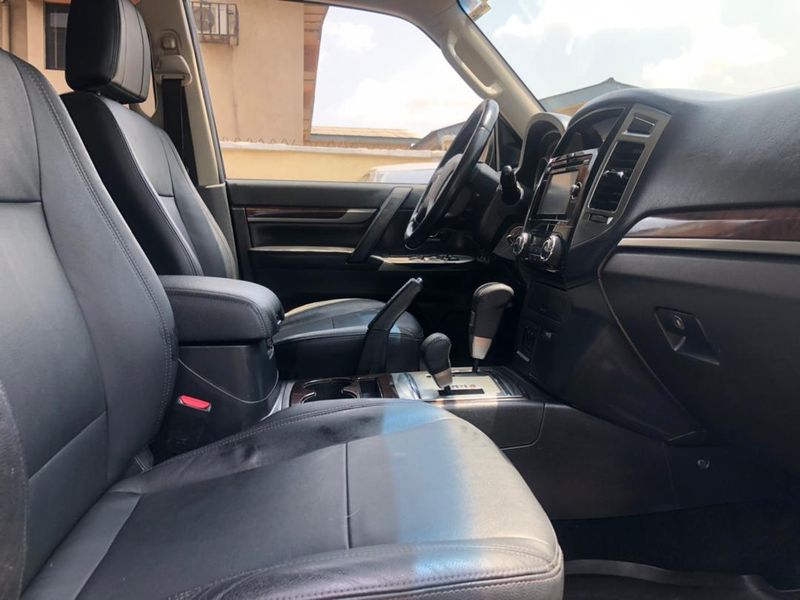 Mitsubishi Pajero Sport • 2017 • 50,000 km 2