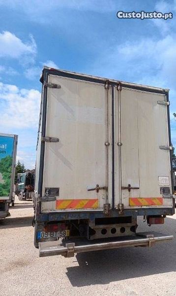 Volvo 240 • 2001 • 500,000 km 4