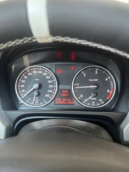 BMW 520D • 2017 • 122,000 km 4