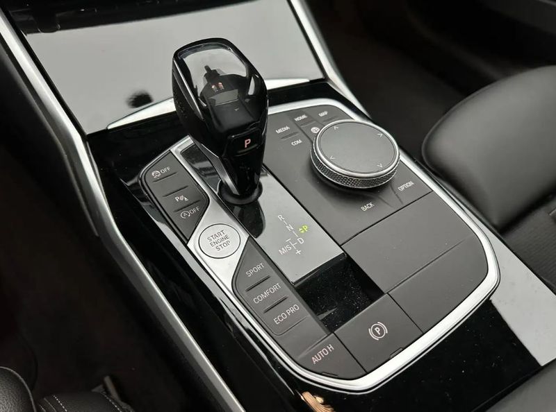 BMW 3 Series • 2020 • 84,000 km 2