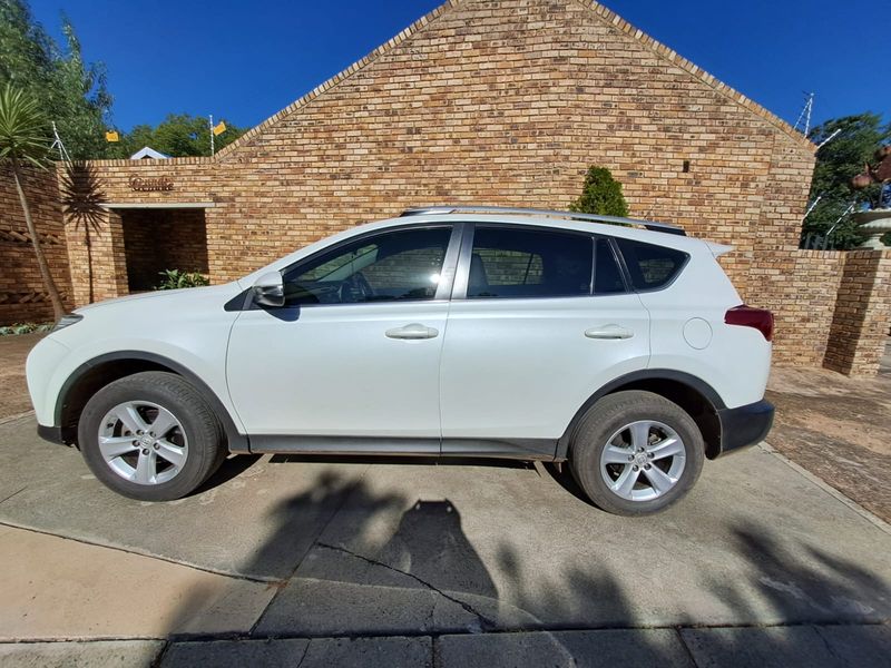 Toyota RAV4 • 2013 • 277,000 km 3