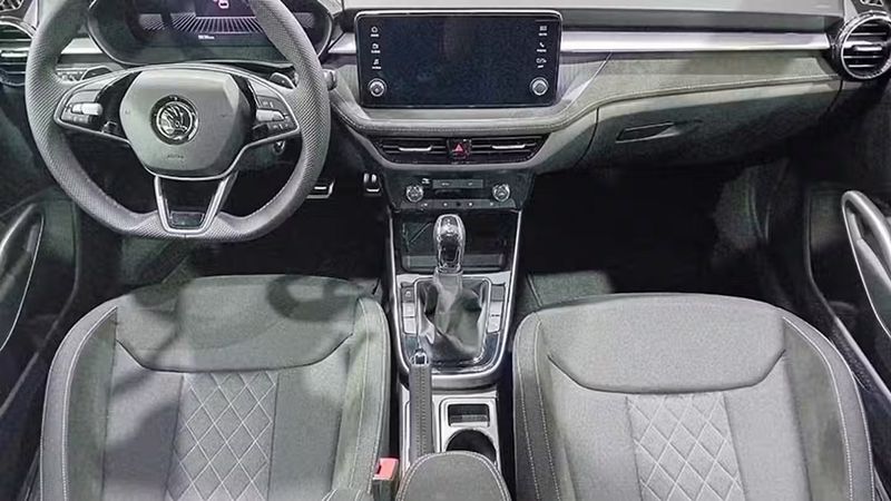 Škoda Fabia • 2024 • 3,836 km 7