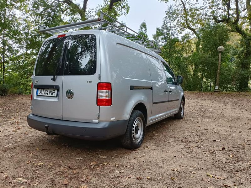 Volkswagen Caddy • 2010 • 157,000 km 3