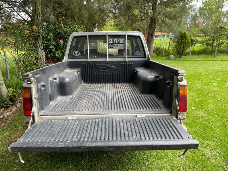 Nissan Pickup • 1997 • 119,000 km 3