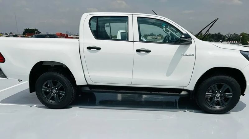 Toyota Hilux • 2020 • 24,500 km 2