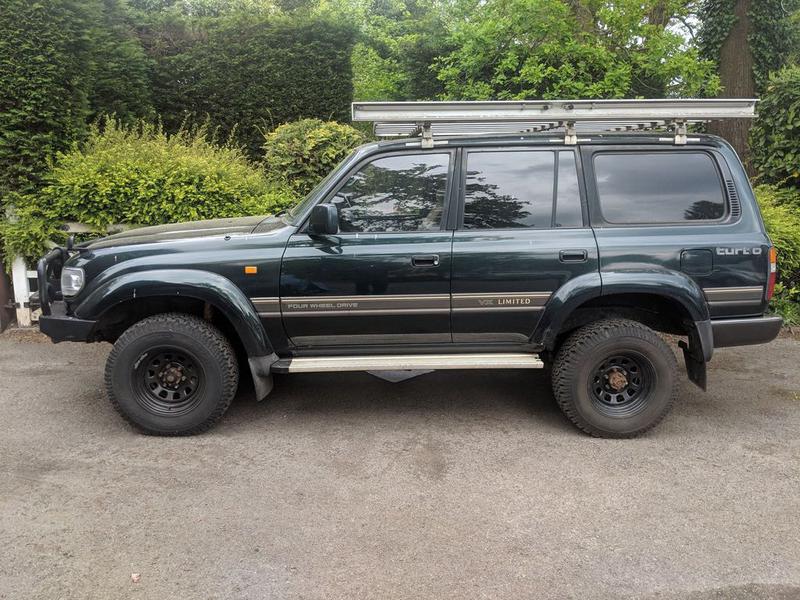 Toyota Land Cruiser • 2004 • 89,000 km 2
