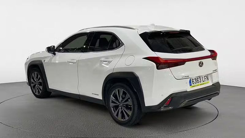 Lexus UX • 2020 • 76,543 km 14