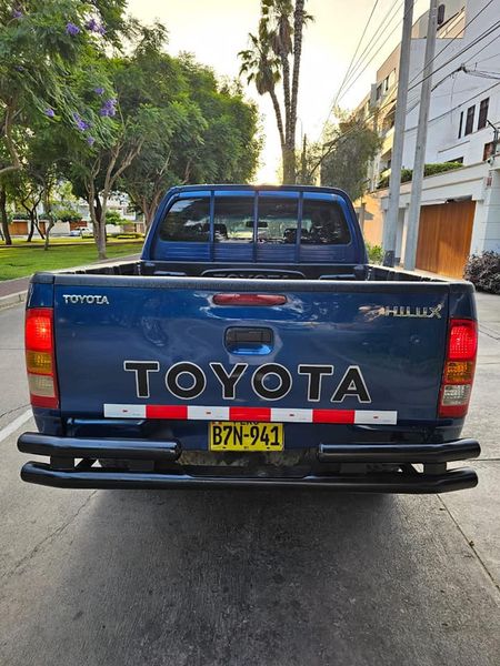 Toyota Hilux • 2011 • 140,000 km 3