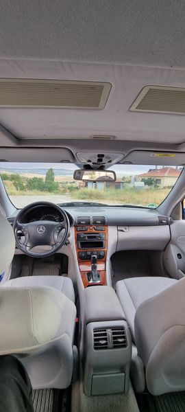 Mercedes-Benz C-Class • 2002 • 237,000 km 6