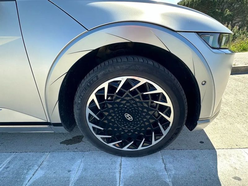 Hyundai Ioniq Electric • 2022 • 42,200 km 7