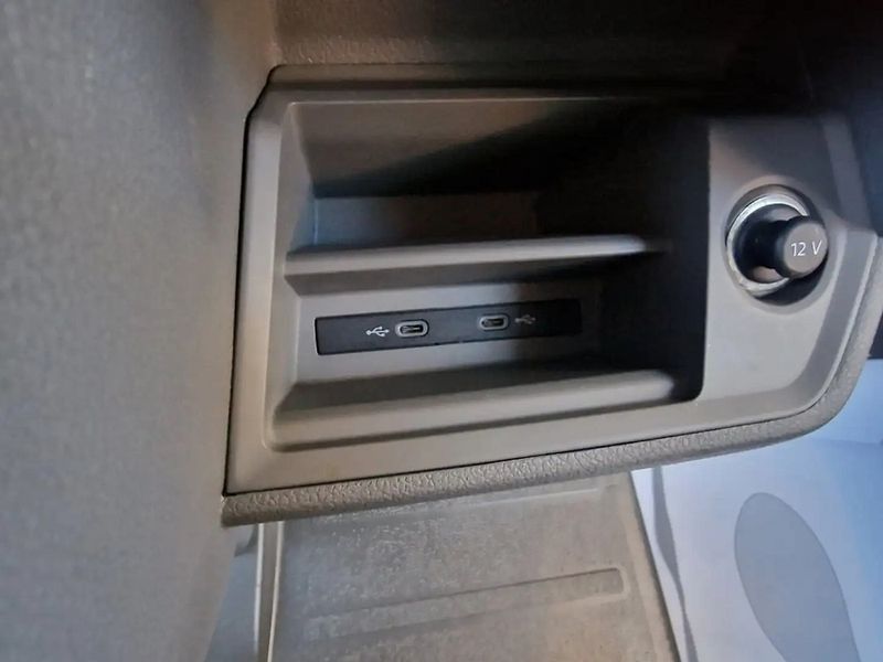 Volkswagen Crafter • 2021 • 146,000 km 11