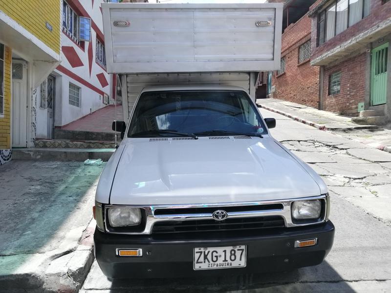 Toyota Hilux • 1995 • 57 km 1