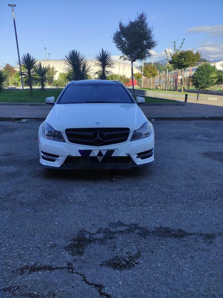 Mercedes-Benz C • 2014 • 103,000 km 1