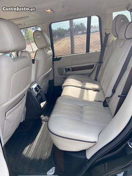 Land Rover Range Rover • 2010 • 140,000 km 5