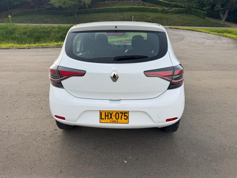 Renault Sandero • 2023 • 60,000 km 5