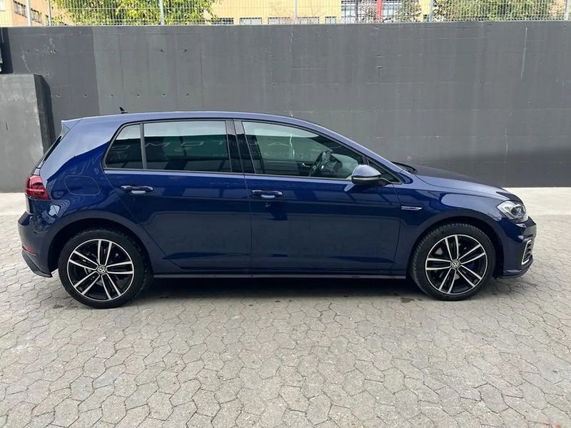 Volkswagen Golf • 2017 • 80,000 km 3