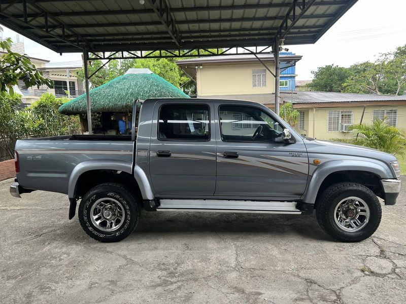 Toyota Hilux • 2000 • 175 km 7