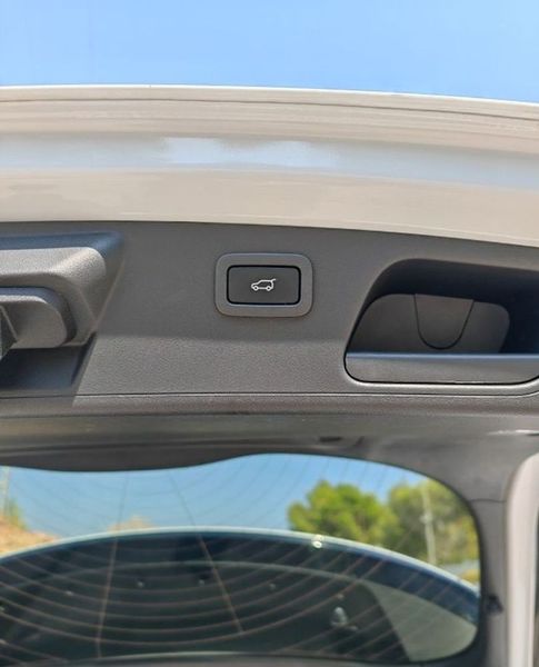 Jaguar E-PACE • 2018 • 96,500 km 3