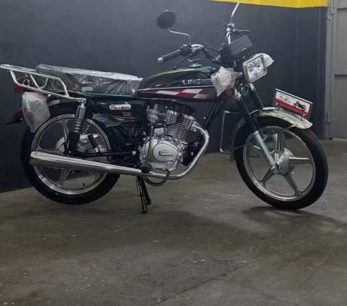 Bajaj boxer • 2022 • 3,000 km 2