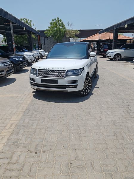 Land Rover Range Rover • 2013 • 103,700 km 1