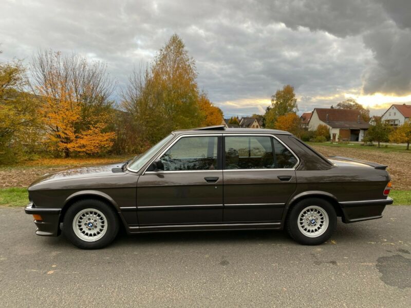 BMW 5 Series • 1986 • 116,470 km 2