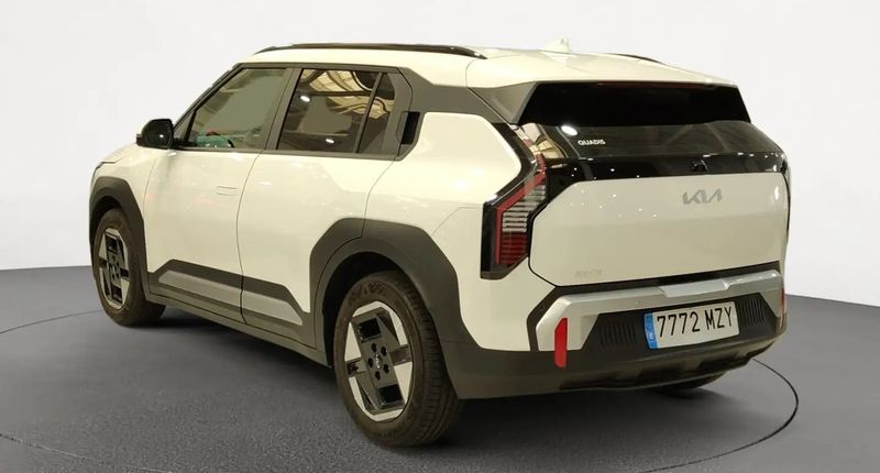 Kia Niro EV • 2025 • 15,630 km 3