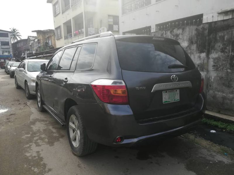 Toyota Highlander • 2009 • 133,059 km 3