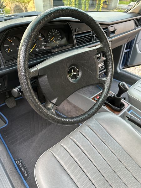 Mercedes-Benz 190 D • 1989 • 141,000 km 28