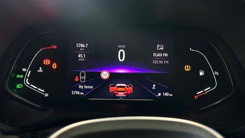 Renault Clio • 2023 • 5,750 km 6