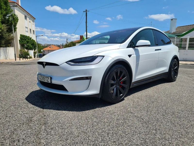 Tesla Model X • 2023 • 13,000 km 1