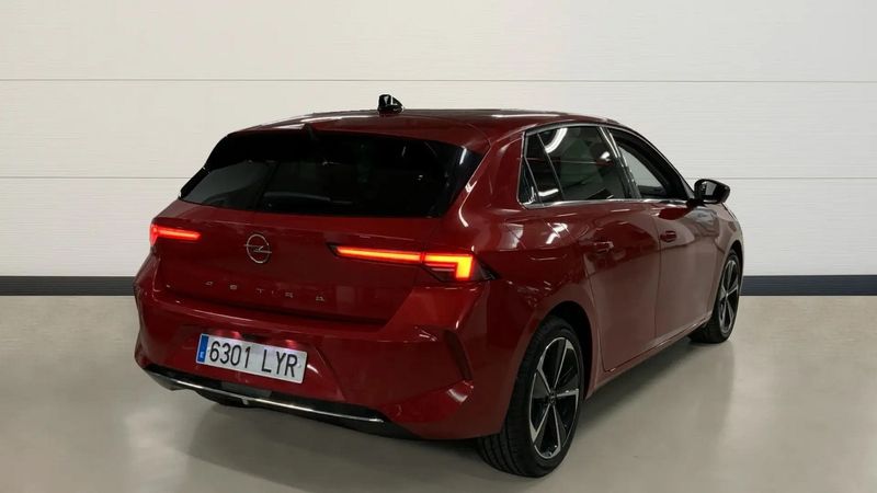 Opel Astra • 2022 • 35,700 km 3