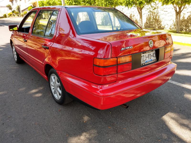 Volkswagen Jetta • 1999 • 97,660 km 6