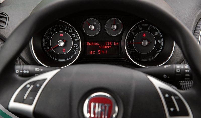 Fiat Punto • 2017 • 59,999 km 9