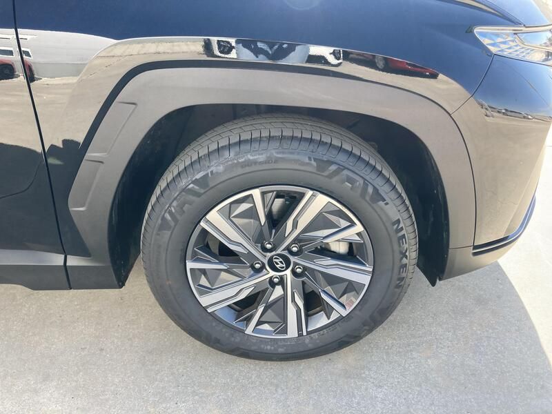 Hyundai Tucson • 2024 • 23,500 km 11