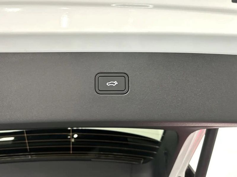 Volvo XC • 2024 • 21,000 km 10