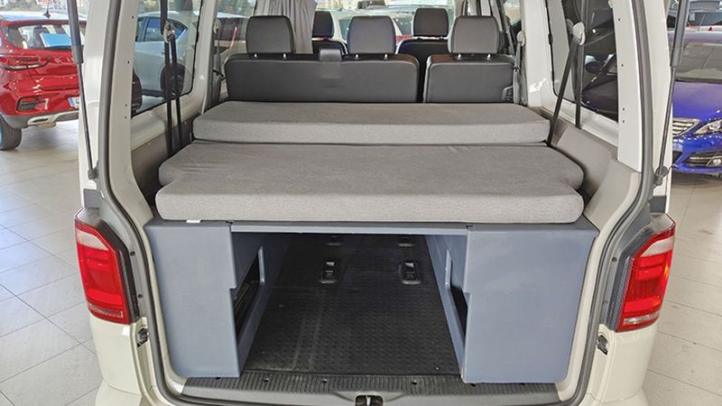 Volkswagen T5 Transporter Shuttle • 2016 • 221,190 km 18